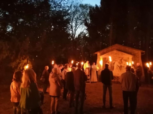 56990412 2306924169346910 8793289164477956096 n